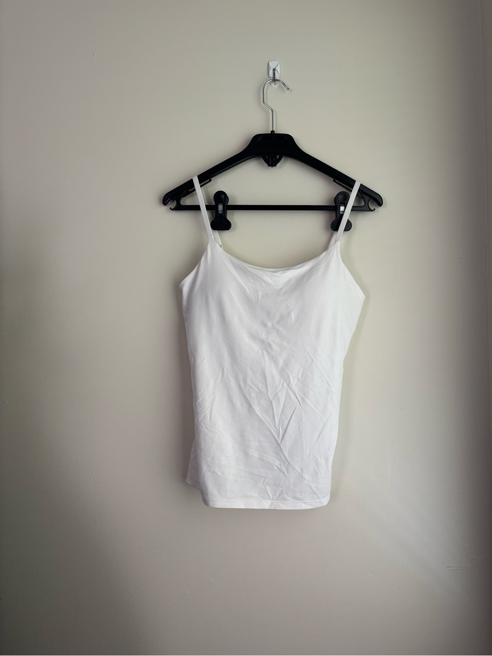 Uniqlo AIRism Camisole with Built-In Bra - White (S)